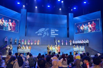 Para pewaris dan penjaga batik Nusantara