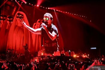 The Weeknd hibur penggemar pada hari kedua di Jakarta