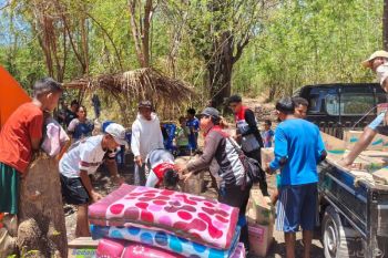 Kilang Plaju Palembang salurkan bantuan logistik dan sembako bagi korban gempa NTT