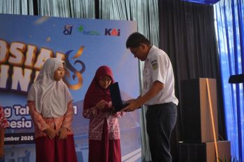 Rail Clinic KAI Daop 6 Yogyakarta berikan kacamata gratis kepada 50 siswa di Sentolo