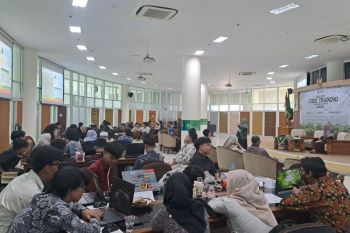 Dukung arsitektur berkelanjutan, Prodi Arsitektur UMS gelar pelatihan i-Tree pertama kalinya untuk ukur kinerja ekologis pohon