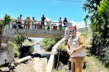 Pemkab Simalungun beri bantuan dan tinjau Sungai Siboro Haranggaol