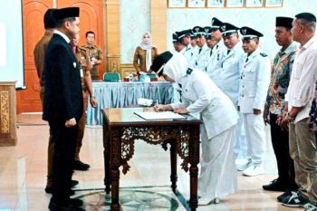 Sebanyak 35 Penjabat Kades dilantik, Wabup Sarolangun minta jaga kondusivitas Pilkades