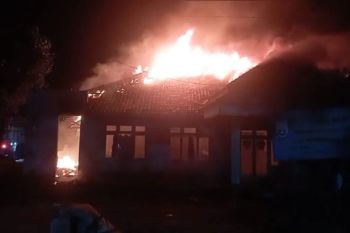 Puskesmas Sluke Rembang lama terbakar diduga korsleting listrik