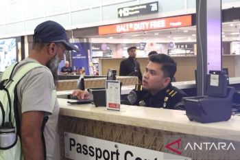Imigrasi siaga antisipasi dampak penutupan ruang udara Timur Tengah