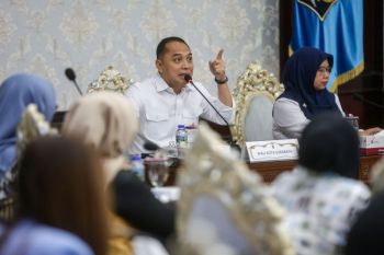 Wali Kota Surabaya lakukan pembinaan belasan P3RT