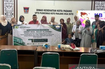 Smart mom, smart planning: PkM Unbrah perkuat edukasi KB pascapersalinan bagi Ibu hamil