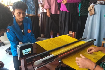 Kolaborasi teknologi dan budaya dalam penguatan produksi tenun tradisional Desa Limboro, Kabupaten Donggala