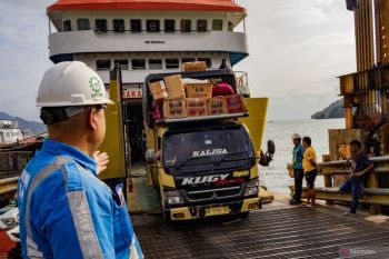 KMP Gambolo si penjaga konektivitas logistik dan penumpang pulau terluar