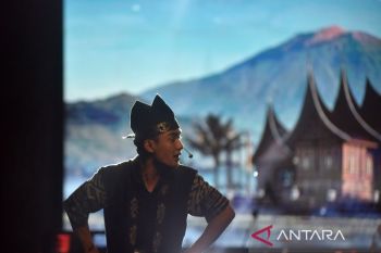 Kesenian monolog Tupai Janjang pukau penonton Saraso Fest 2026