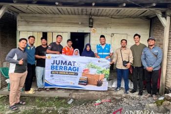 Jumat berbagi terus mengalir, Insan PLN hadir menguatkan keluarga di Sidikalang