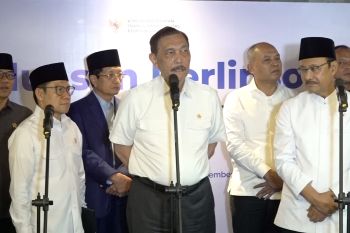 Luhut sebut bansos-subsidi pemerintah beralih jadi tunai