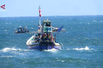 BPBD imbau nelayan waspadai gelombang tinggi di laut selatan Jember