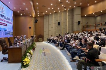 DPR pertemukan SPPG dan Kepala BGN bahas moratorium pekan depan
