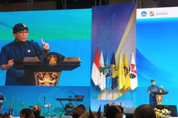 Minister urges universities boost STEM graduates, meets industry needs