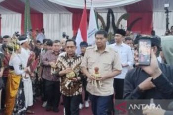 Dua menteri lepas 125 truk angkutan genteng dalam program Gentengisasi