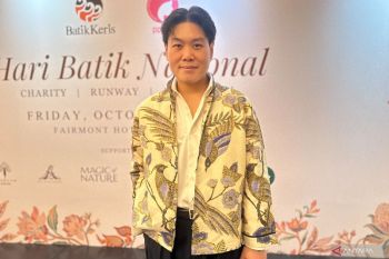 Tips padukan batik agar tak terlihat terlalu formal