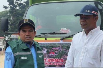 Pengusaha asal Solok Selatan bantu alat berat tangani galodo Arosuka