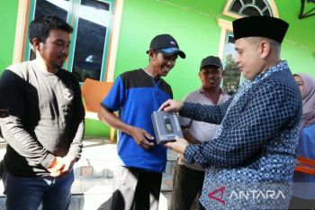 143 nelayan di Lumu-lumu dibantu alat GPS dari Pemkot Makassar