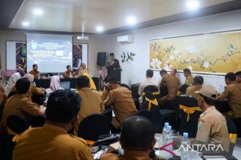 Bupati Sumbawa menekankan pengelolaan keuangan desa transparan