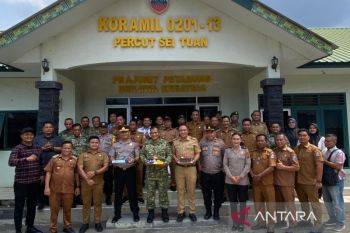 Camat dan Kapolsek Tembung bersama para Kades sambangi Koramil 0201-13/PST di HUT TNI