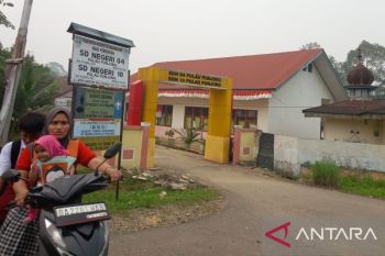 Pemkab Dharmasraya terapkan belajar jarak jauh karena kabut asap