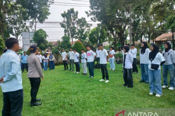 Kapolres Agam lepas atlet bola voli ke Porprov, harus berjuang agar jadi juara