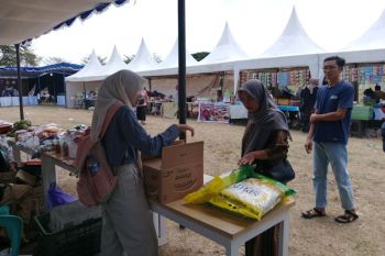 Pemkab Lombok Tengah menggelar gerakan pasar murah antisipasi harga naik