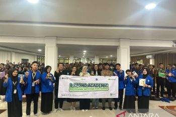 Sebanyak 210 mahasiswa baru Polita dikenalkan investasi emas sejak dini