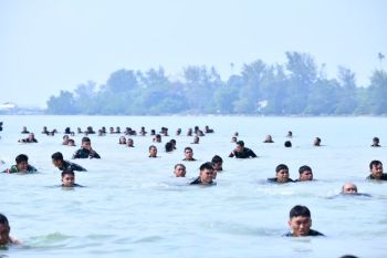 Lanud RSA Natuna asah fisik prajurit melalui latihan lintas medan
