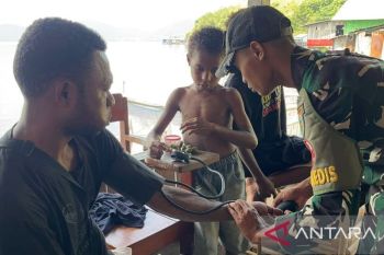 Yonif TP 810/BEM gelar cek kesehatan bagi warga Doyo Lama