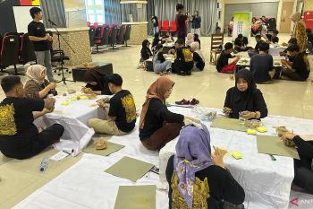 Pemprov Sumbar tingkatkan kapasitas generasi muda olah karya keramik