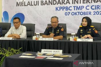 Bea Cukai Cirebon mengungkap ekspor ilegal 5,25 kg emas lewat BIJB Kertajati