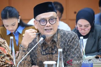 DPR rumuskan skema guru PPPK bisa tetap mengajar  di sekolah swasta