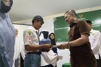 Kolut salurkan bantuan pendidikan Rp135 juta kepada 270 pelajar