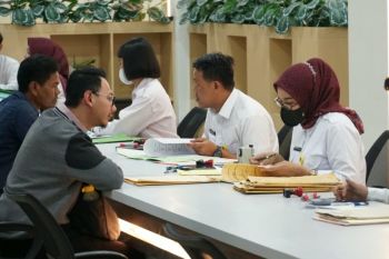 Di tengah kesibukan, Warga manfaatkan PELATARAN untuk urusan pertanahan saat akhir pekan