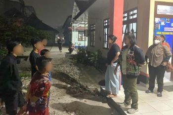 Satpol PP Kotim amankan lima remaja mabuk di stadion