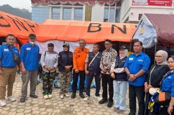 Wartawan SMSI salurkan bantuan kemanusiaan ke Solok