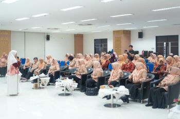 Seminar gaya hidup sehat dan perawatan kulit tingkatkan percaya diri