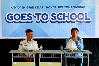 Imigrasi Polman gelar Immigration Goes to School di MAN 1 Majene
