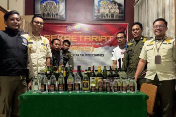 Operasi Toko di Tanjungsari, Satpol PP Sumedang Sita 163 Botol Minuman Beralkohol