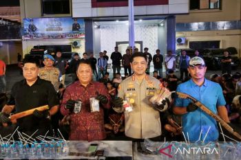 104 orang ditangkap saat penggerebekan kampung narkoba di Tallo Makassar