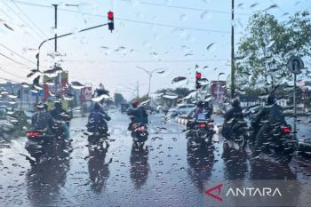 Hujan ringan diprakirakan dominasi cuaca sejumlah wilayah Indonesia