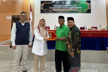 Tim PkM Fisip Unand perkuat kapasitas politik anggota parpol di Pariaman