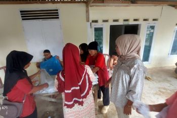 Bantuan TJSL PLN UID Sumbar, Hadir Menguatkan Warga Terdampak Banjir di Guo Kuranji