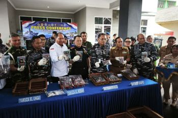 TNI AL amankan 4.364 kartrid rokok elektrik terindikasi narkotika di Pelabuhan Bakauheni
