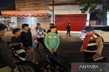 https://cdn.antaranews.com/cache/350x233/2026/10/12/Hunting-malam-polisi.jpg