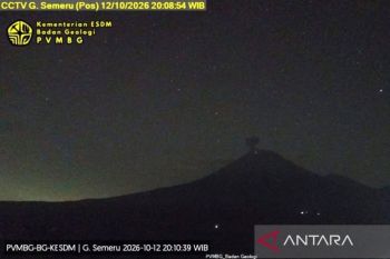 Semeru erupsi terus menerus dengan tinggi letusan capai 1 km