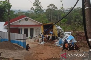 Polisi mendalami penyebab truk hantam dapur MBG di Cianjur