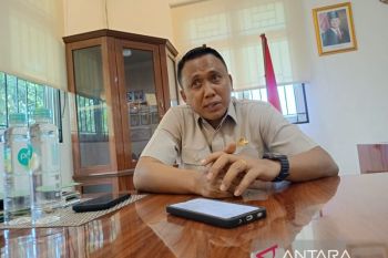 KSOP Pangkalbalam evakuasi bangkai kapal di Sungai Baturusa